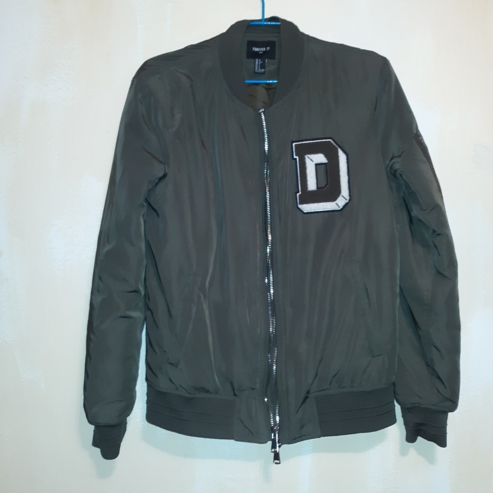 Forever 21 man's jacket size US  S pre owned.